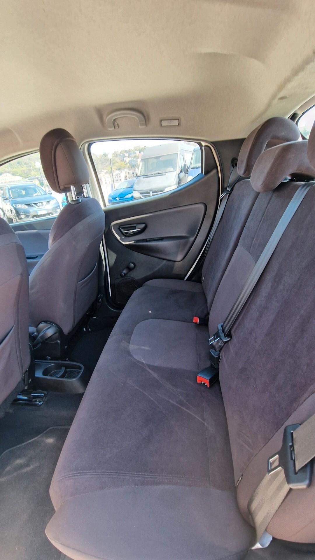 Lancia Ypsilon 1.2 69 CV Argento