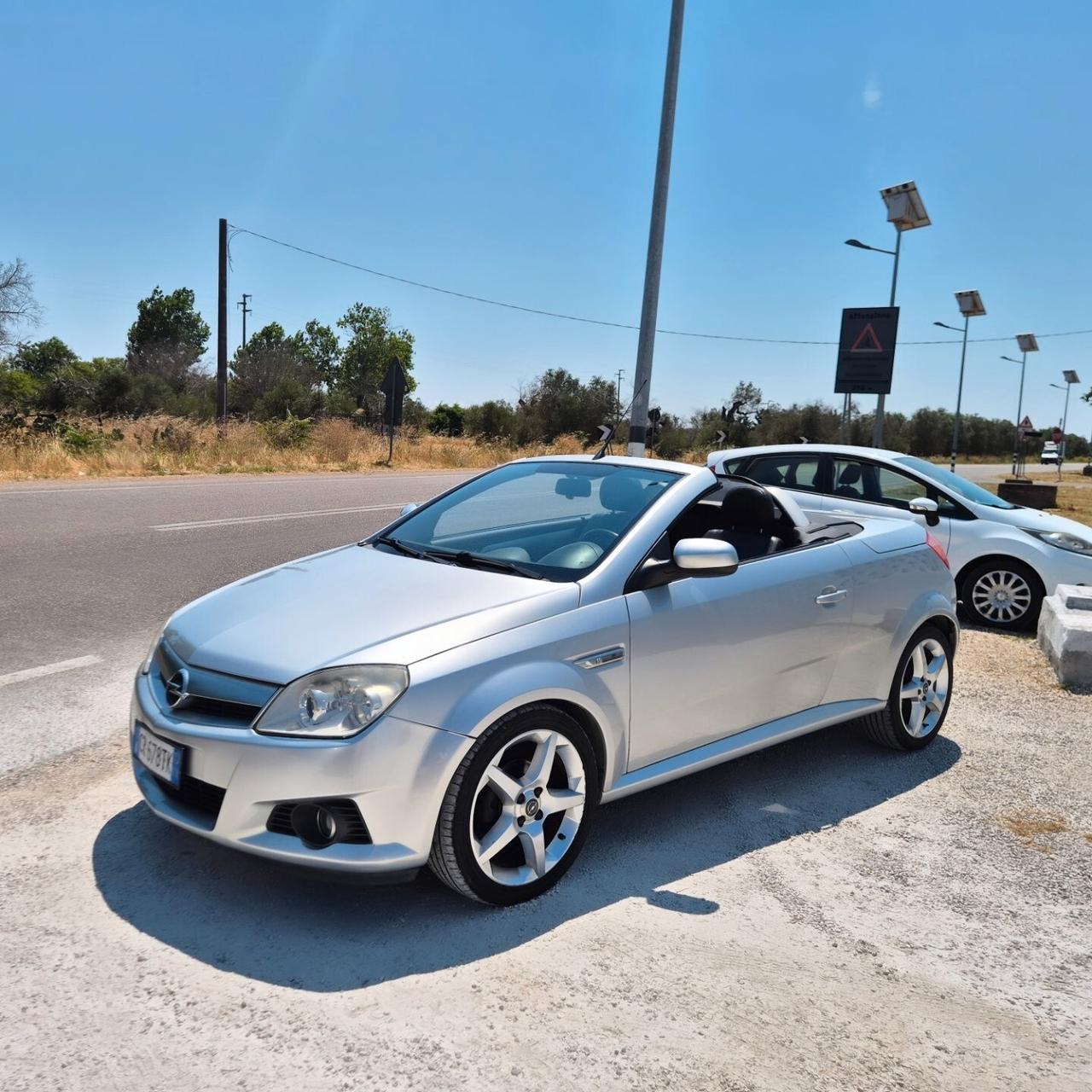 Opel Tigra TwinTop 1.4 16V First Edition