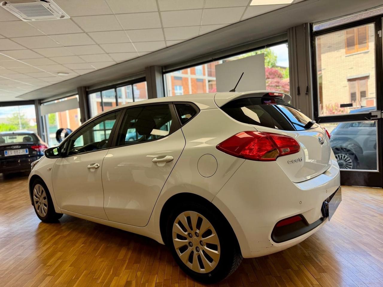 Kia Ceed cee'd 1.4 CVVT 5 porte Cool