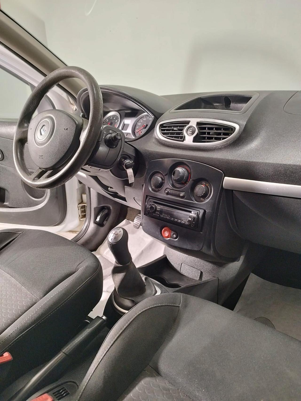 Renault Clio 1.2 16V 3 porte Dynamique OK NEOPATENTATI