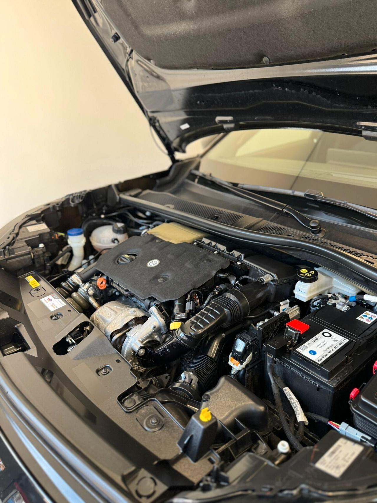 Peugeot 2008 BlueHDi 130 S&S EAT8 MOLTO BELLA