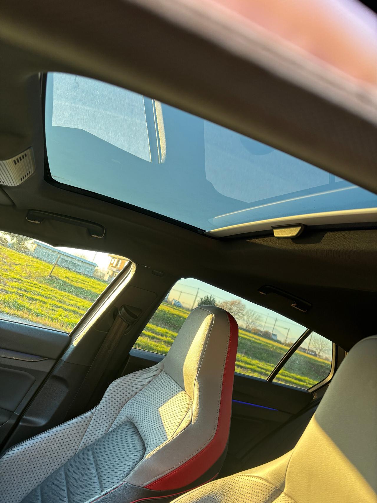 Volkswagen Golf GTI 2.0 TSI DSG