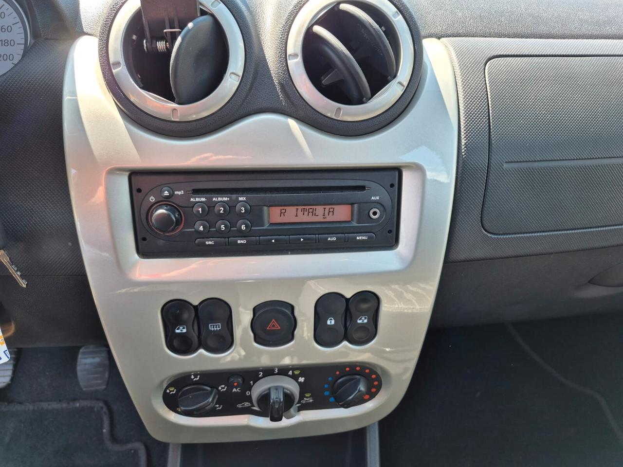 Dacia Logan 1.6 85CV GPL 5 posti Ambiance