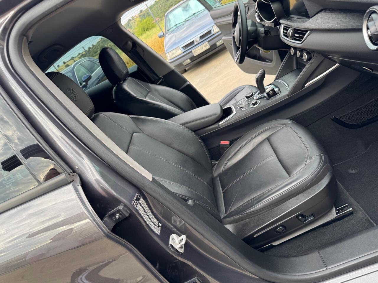 Alfa Romeo Stelvio 2.2 Turbodiesel 160 CV AT8