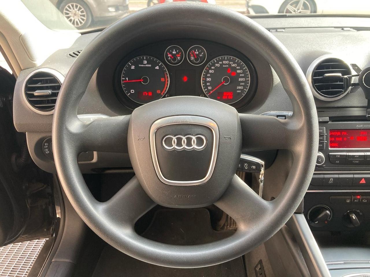 Audi A3 1.6 TDI - IDEALE X NEOPATENTATI - 2011