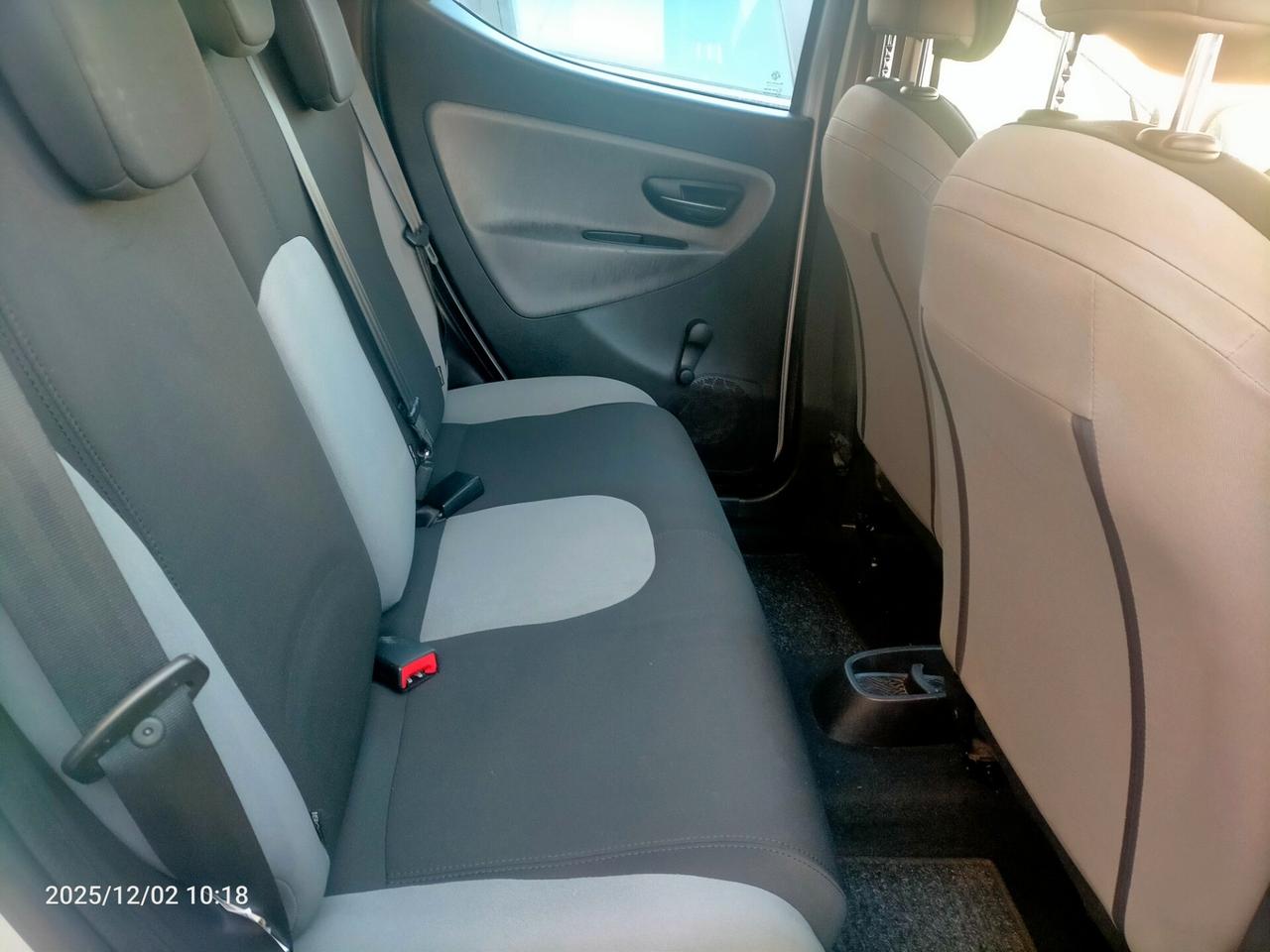 Lancia Ypsilon 1.2 69 CV 5 porte Silver