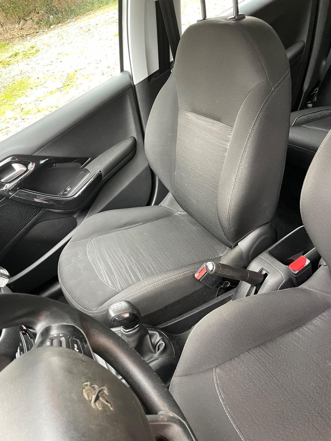 Peugeot 208 BlueHDi 75 5 porte Allure