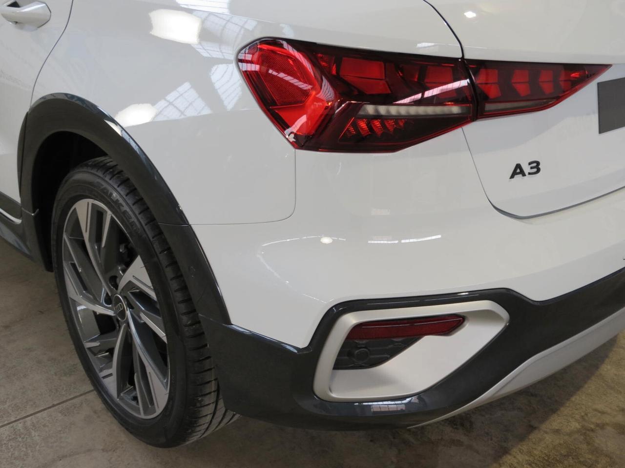 Audi A3 allstreet TDI 150 CV S tronic Identity Contrast