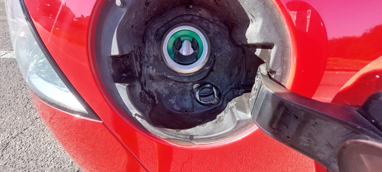 YPSILON 1,2 GPL DI SERIE CASA MADRE LANCIA MOD.ALBERTA FERRETTI FARI A LED IMPECCABILE