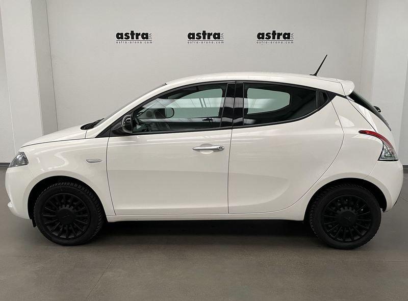 Lancia Ypsilon 1.0 FireFly 5 porte S&S Hybrid Silver