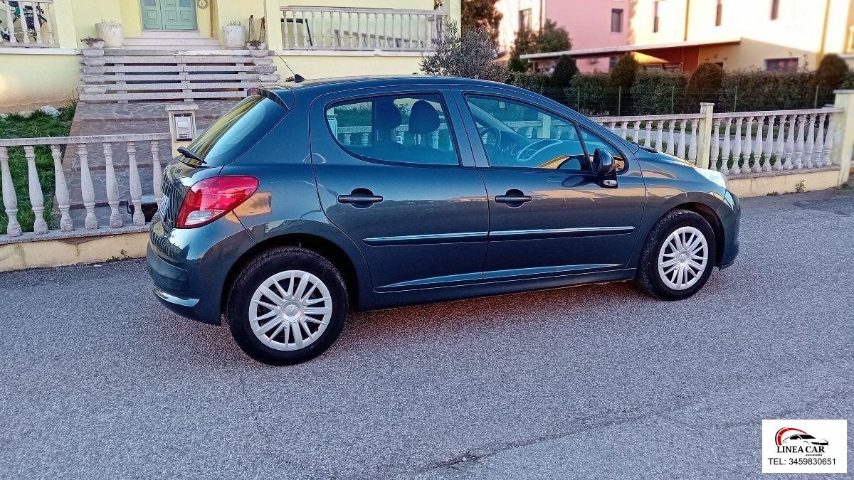 PEUGEOT - 207