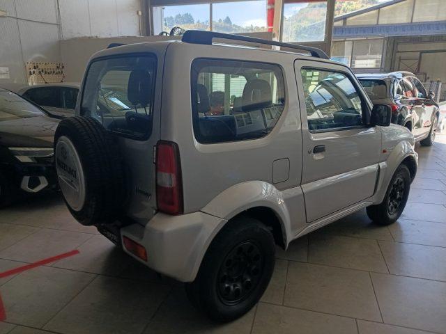 SUZUKI Jimny 1.3i 16V cat 4WD JLX