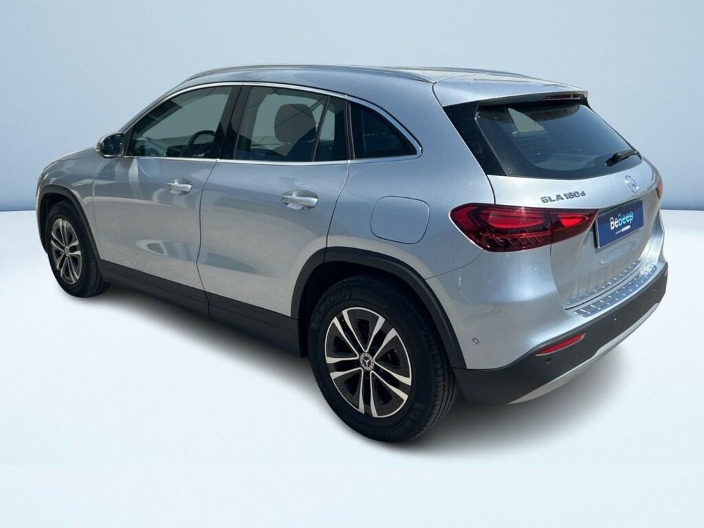 Mercedes GLA 180 180 D Advanced 8G-DCT