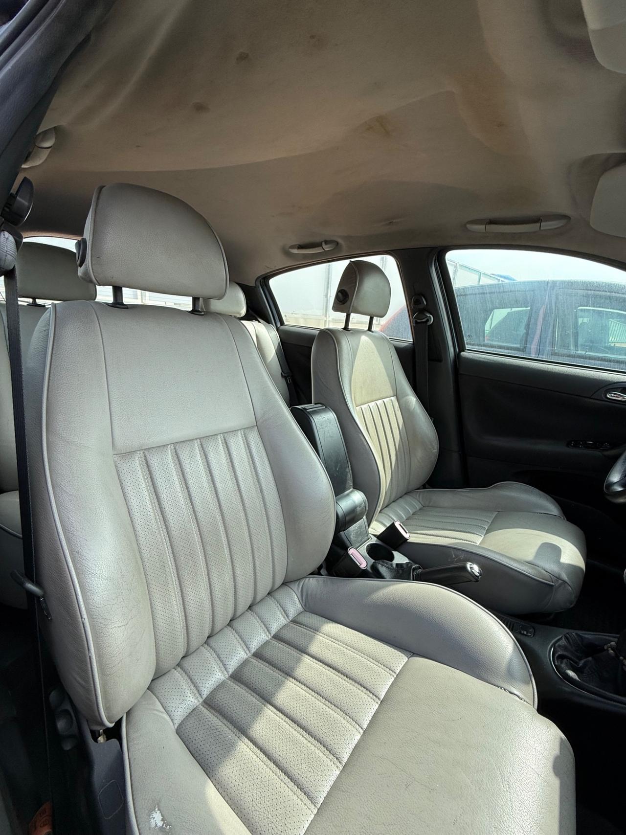 Alfa Romeo 147 1.9 JTD (115 CV)