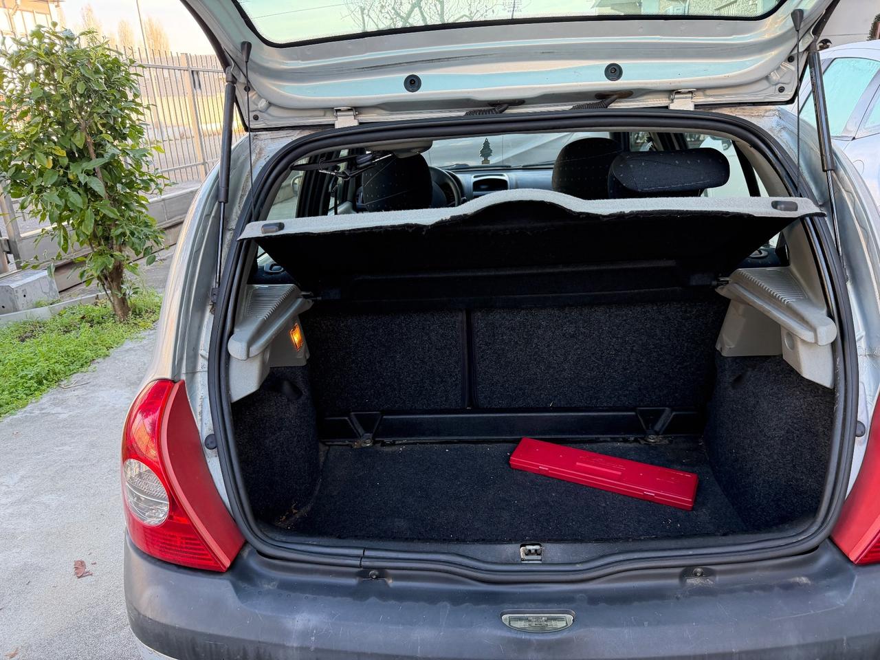 Renault Clio 1.2 cat 5 porte ok neopatentati