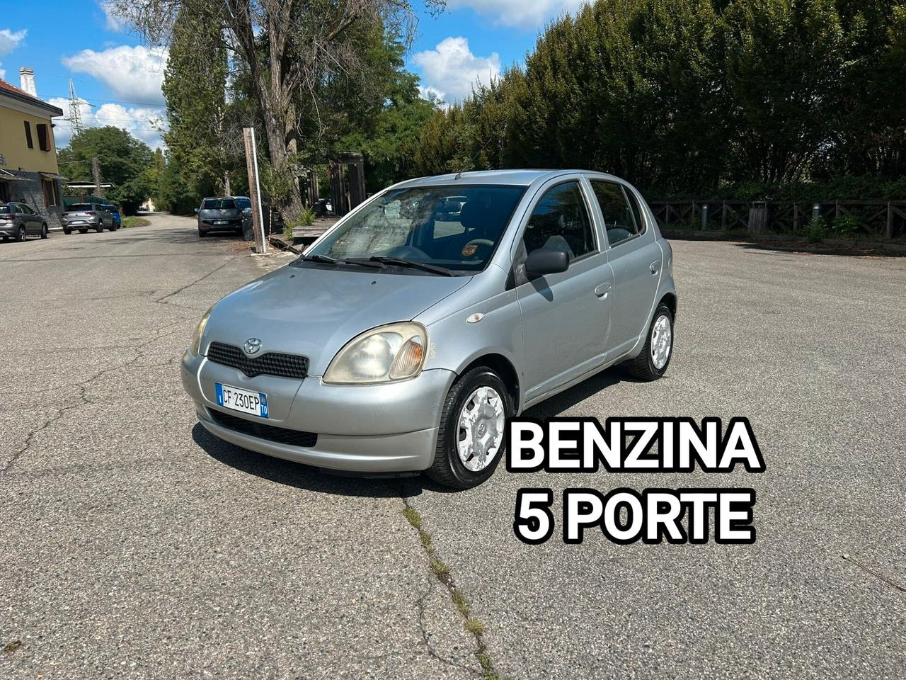 Toyota Yaris 1.0 benzina 5 porte