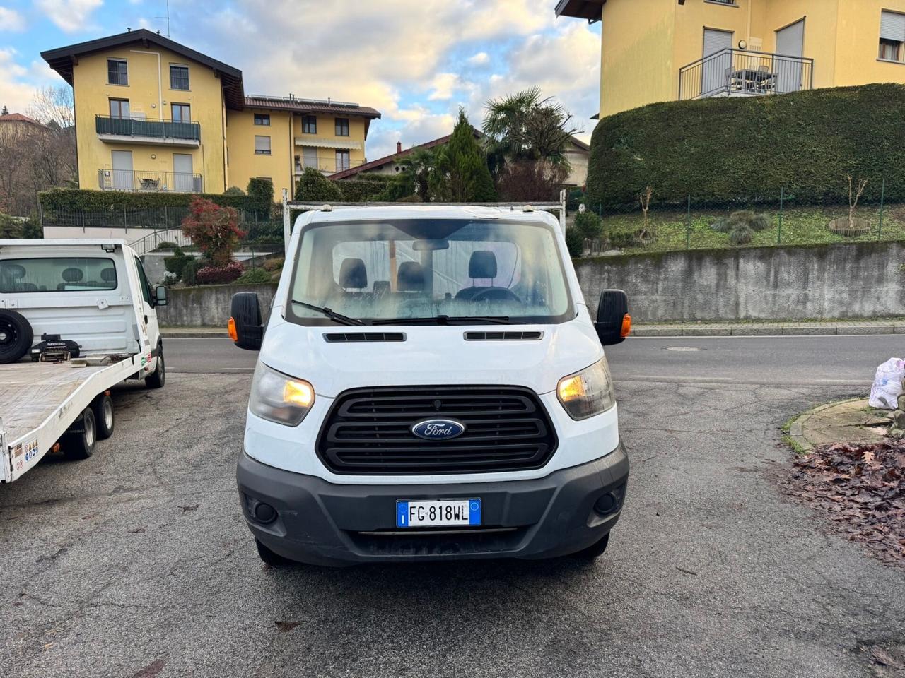 Ford transit incidentato