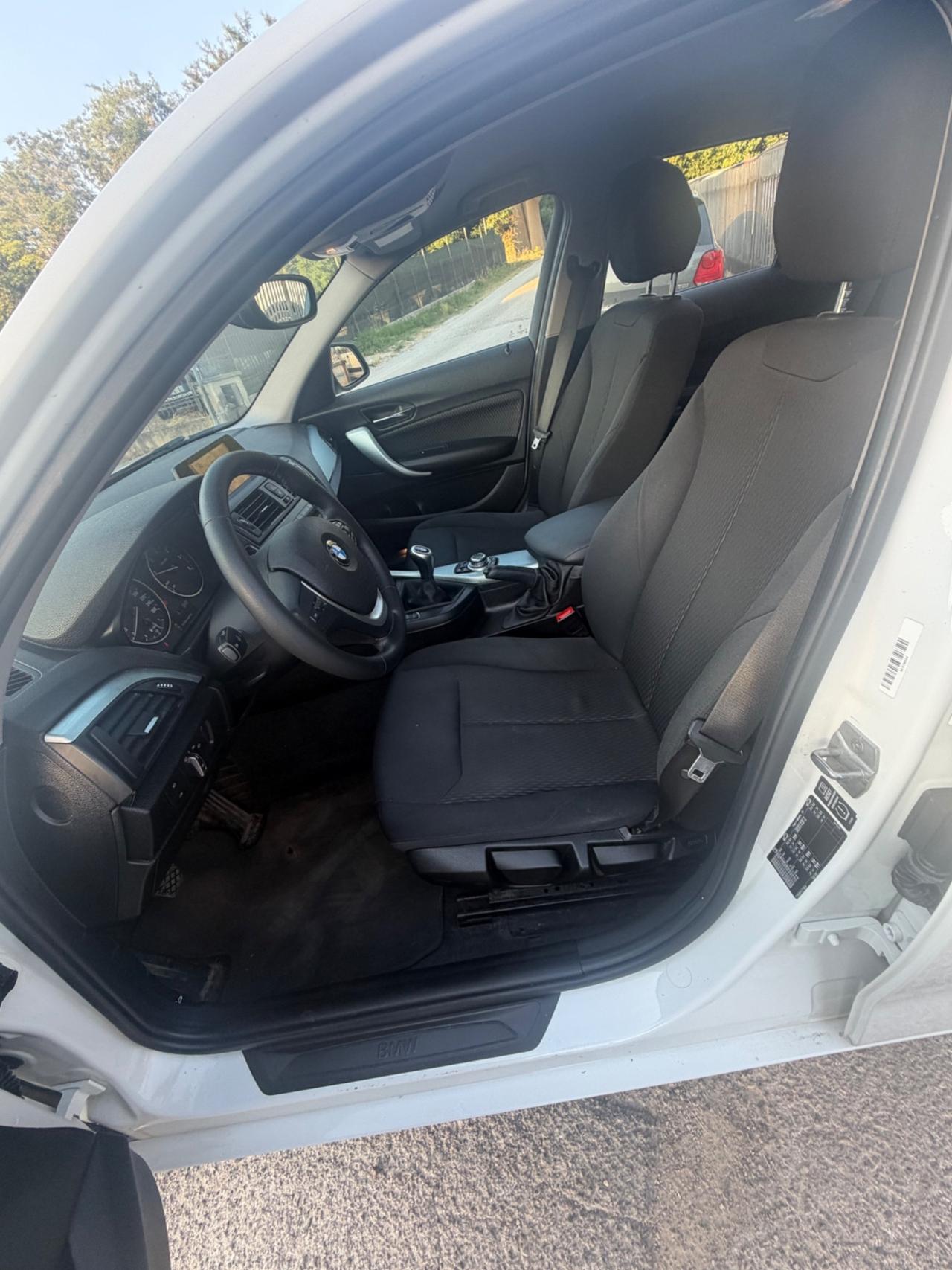 Bmw 116 116d 5p. Urban