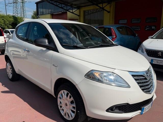 Lancia Ypsilon 0.9 TwinAir 85 CV 5 porte Metano Ecochic