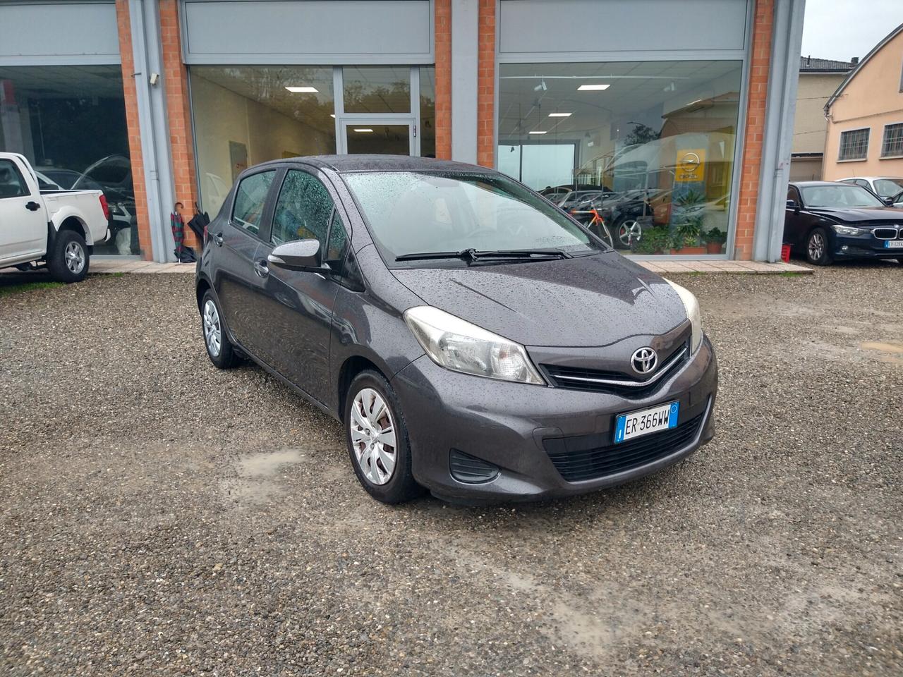 Toyota Yaris 1.0 5 porte Active OK NEOPATENTATI