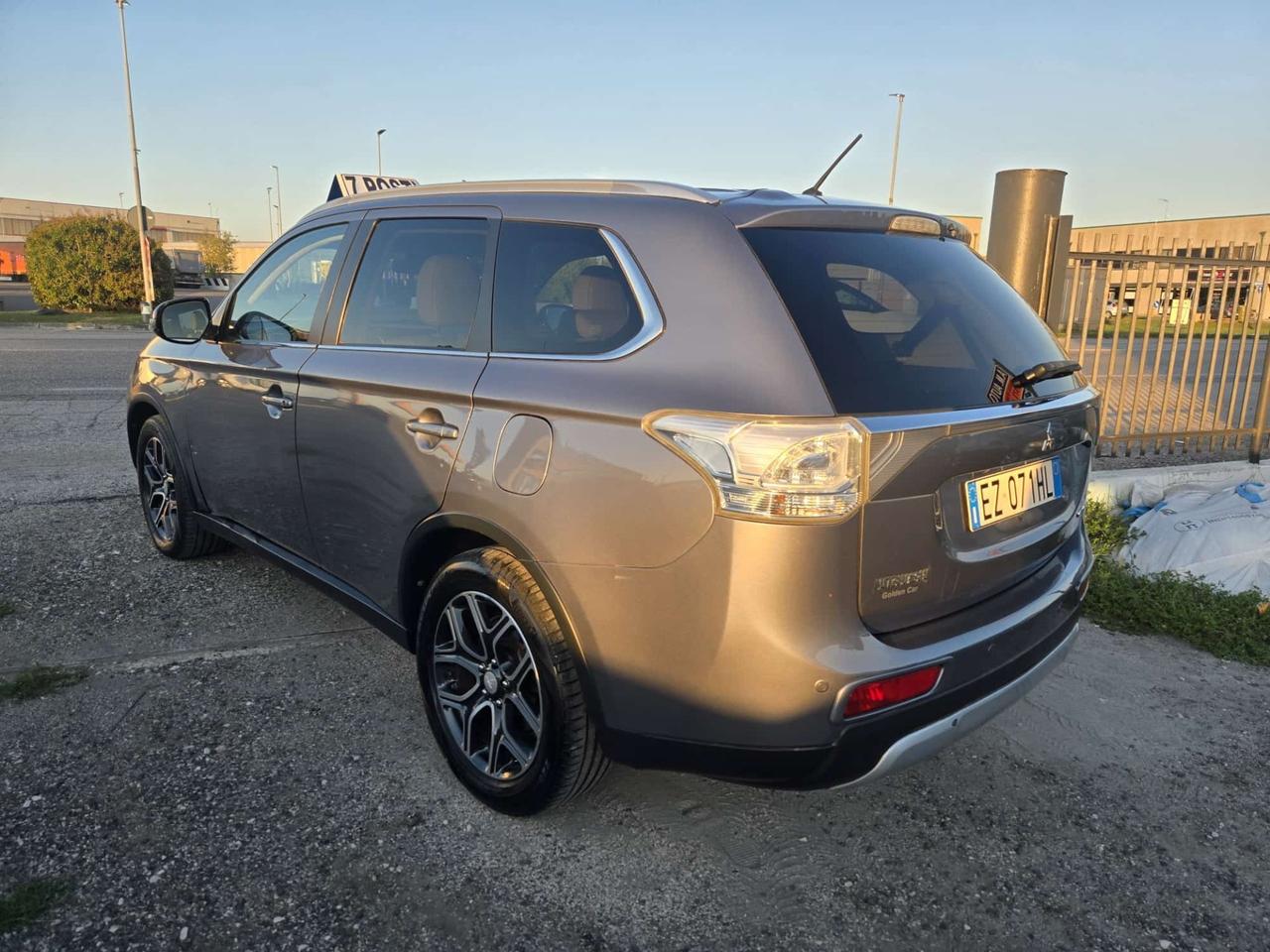 Mitsubishi Outlander 2.2 DI-D 4WD Instyle 7p.
