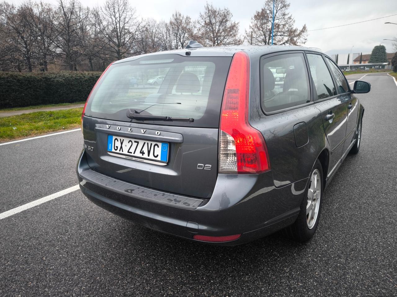 VOLVO V50 SW 1,6 D2 OK NEOPATENTATI