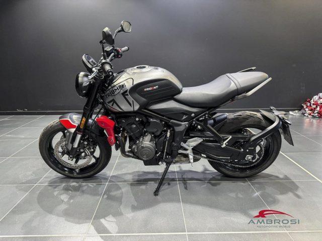 TRIUMPH Trident 660
