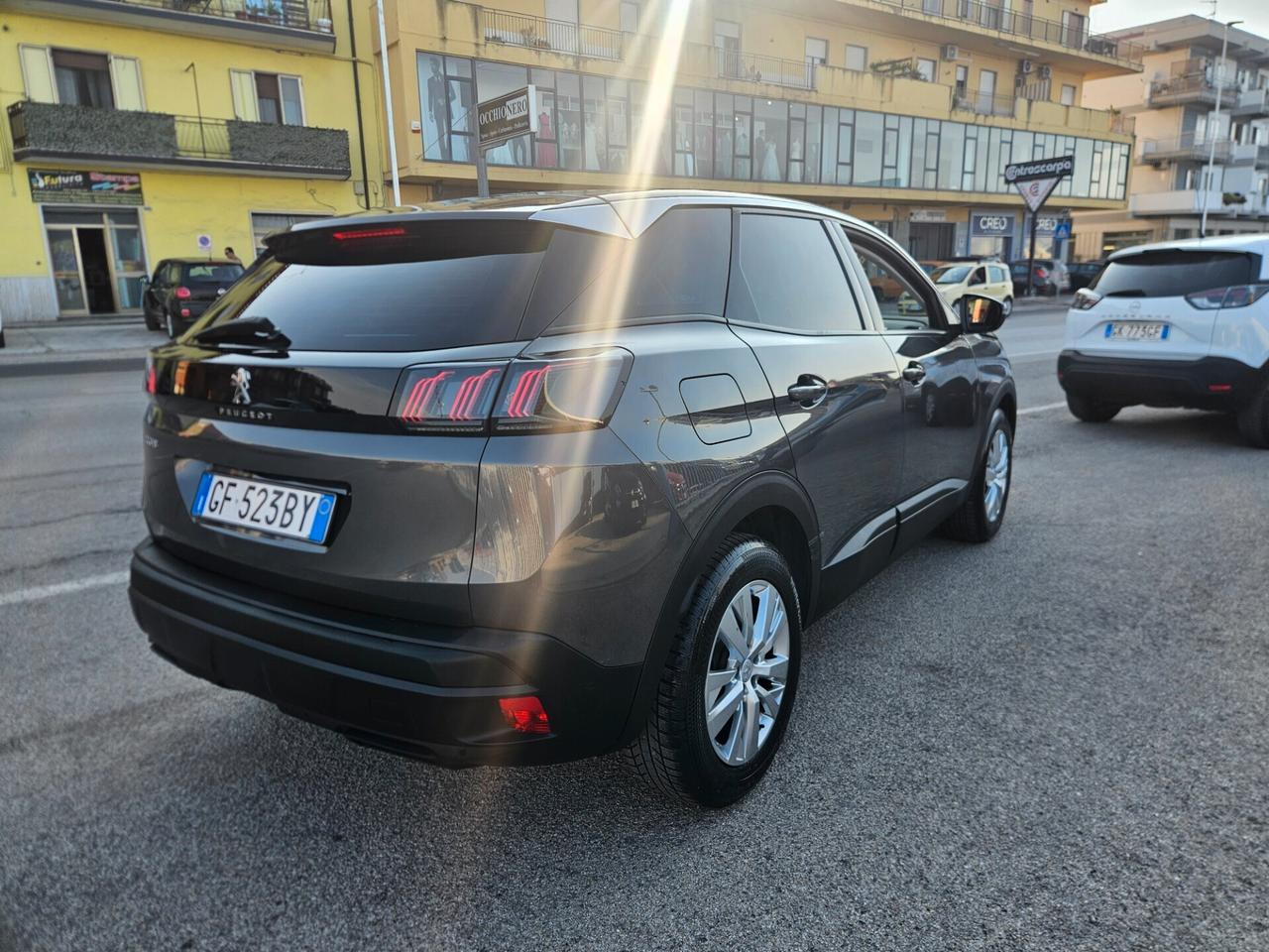 Peugeot 3008 BlueHDi 130 S&S EAT8 Business Edition