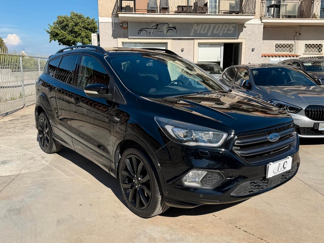 Ford Kuga 1.5 TDCI 120 CV S&S 2WD ST-Line