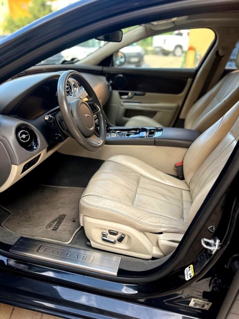 JAGUARXJ3.0DV6PremiumLuxury