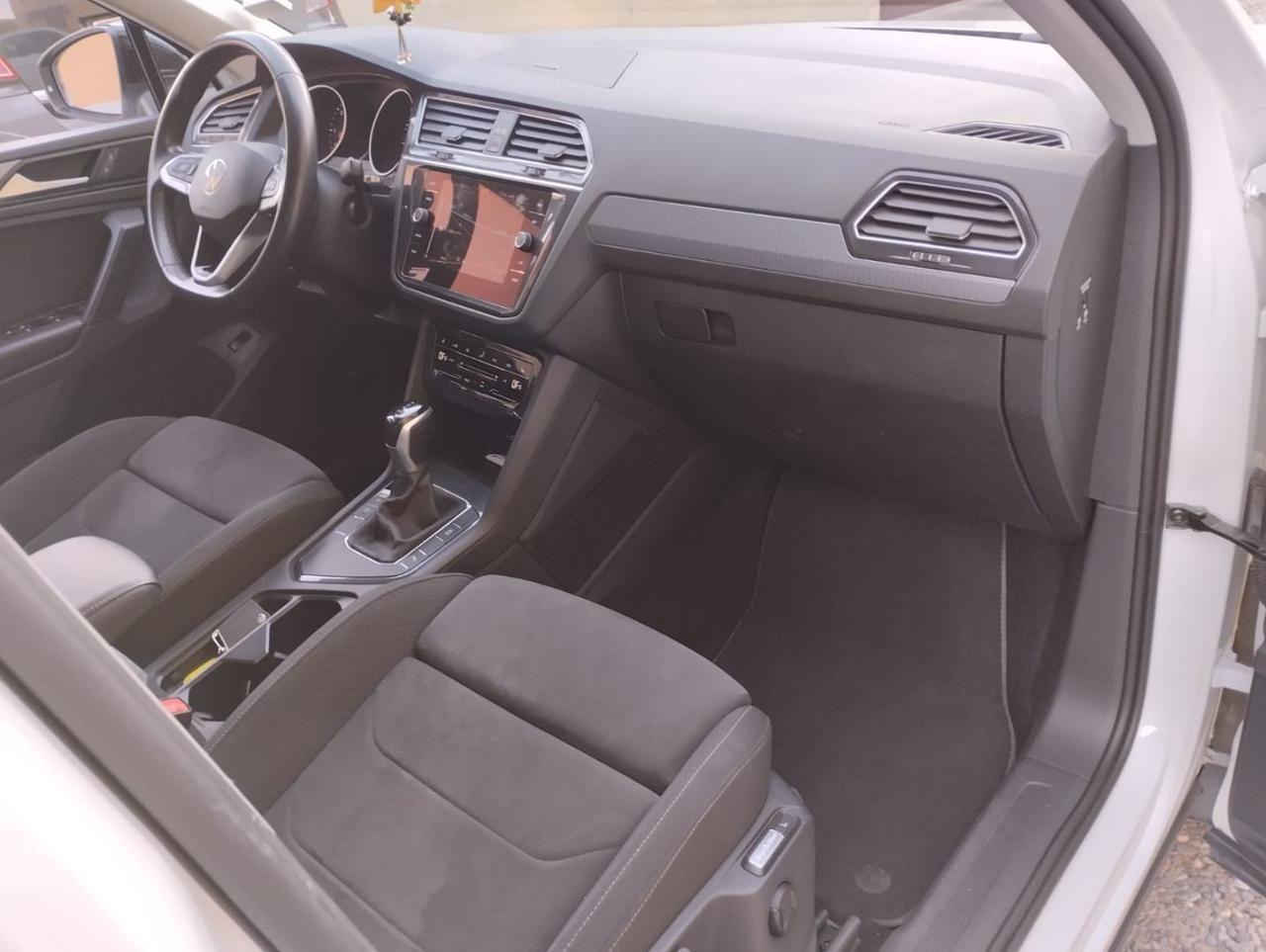 VOLKSWAGEN Tiguan 2.0 TDI 150 CV SCR DSG Elegance