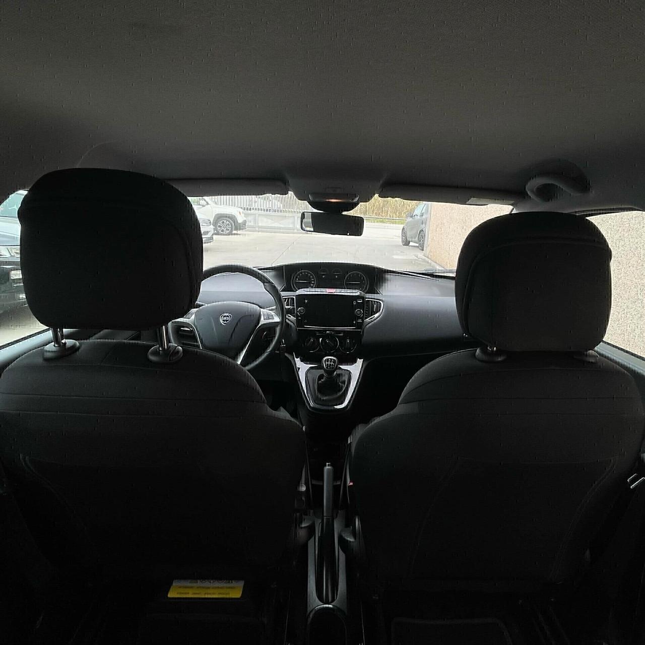 Lancia Ypsilon 1.0 FireFly 5 porte S&S Hybrid Ecochic Gold