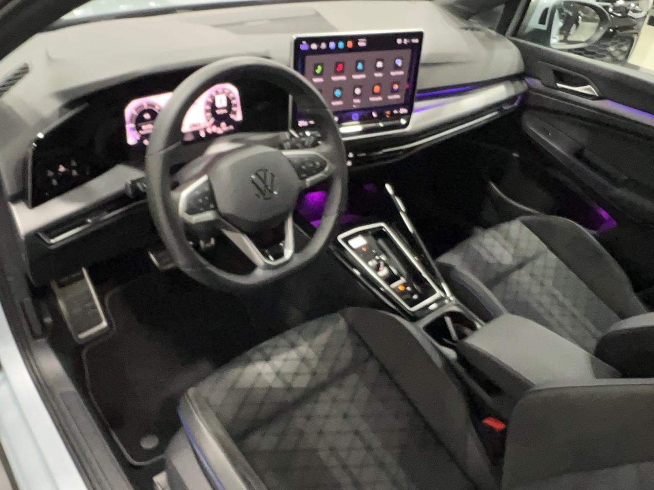 VOLKSWAGEN GOLF 8.5 2.0 TDI DSG R-Line Plus 150 cv