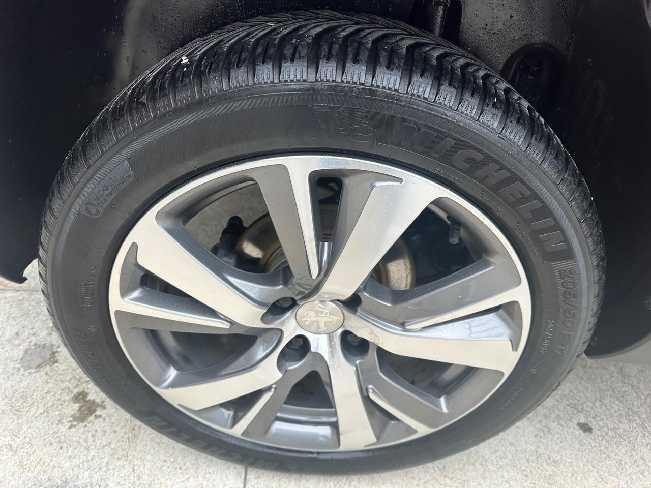 Peugeot 2008 BlueHDi 100 Allure