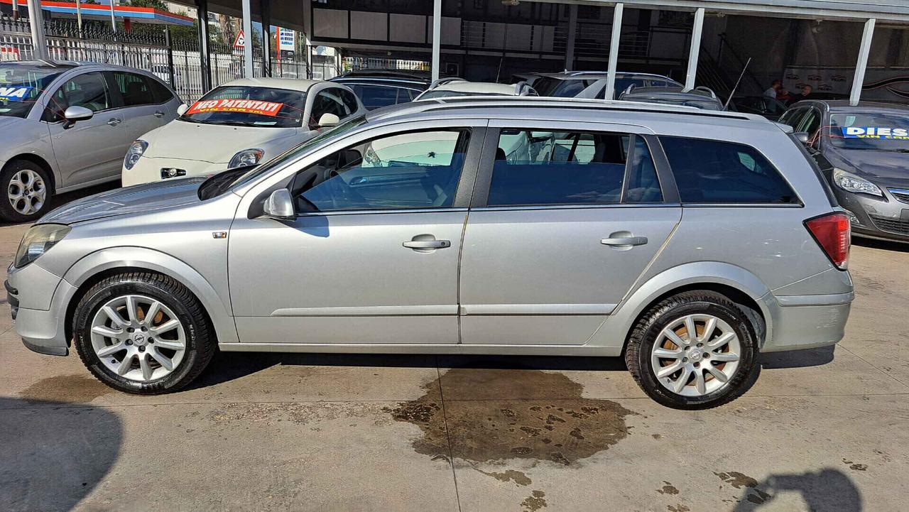 Opel Astra 1.6 16V Twinport Station Wagon.