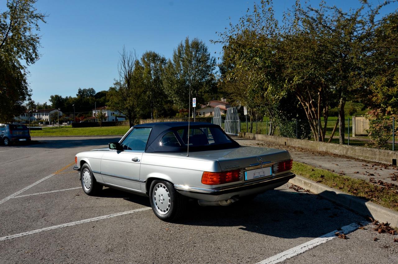 Mercedes-benz SL 560 R 107