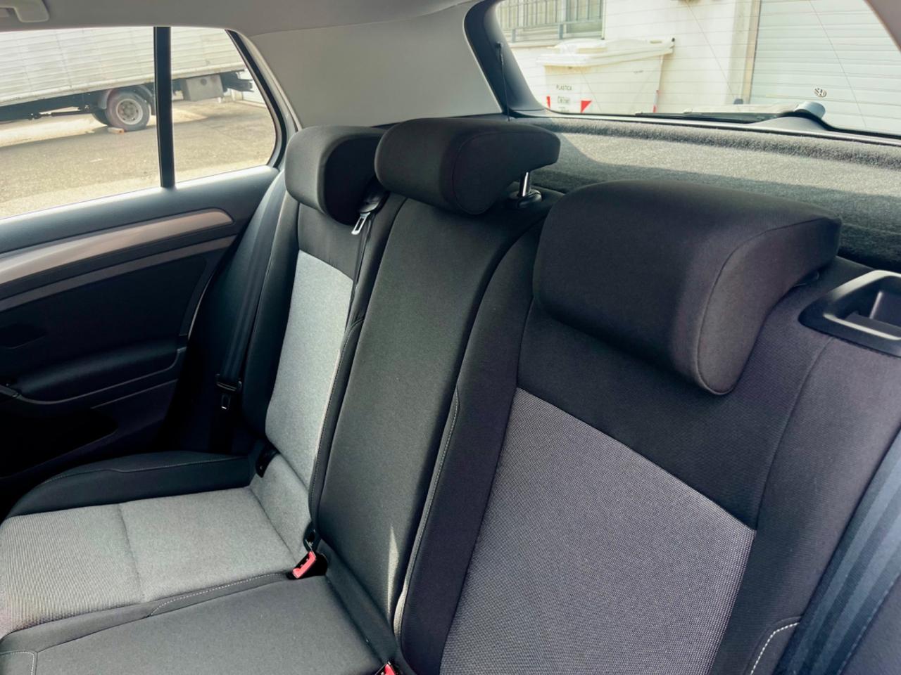 VW Golf 1.6tdi 90cv 2015 59.000km pari al nuovo