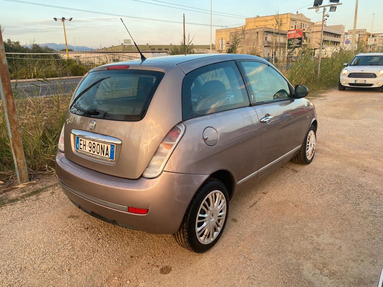 LANCIA YPSILON 1.2 ANNO 2011 ADATTA NEOPATENTATI