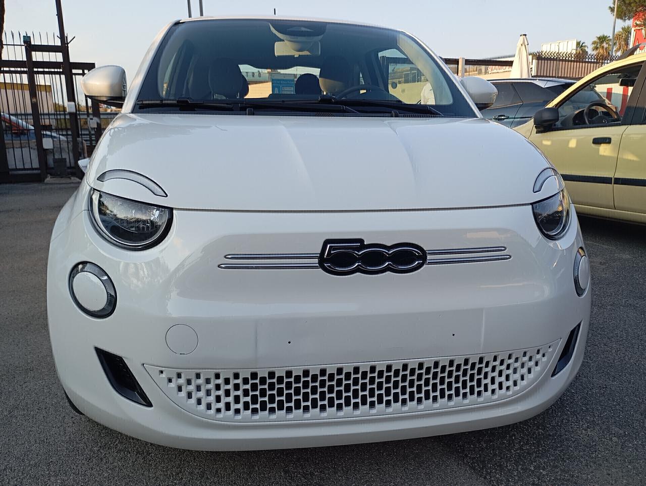 Fiat 500e Berlina 42kWh Icon