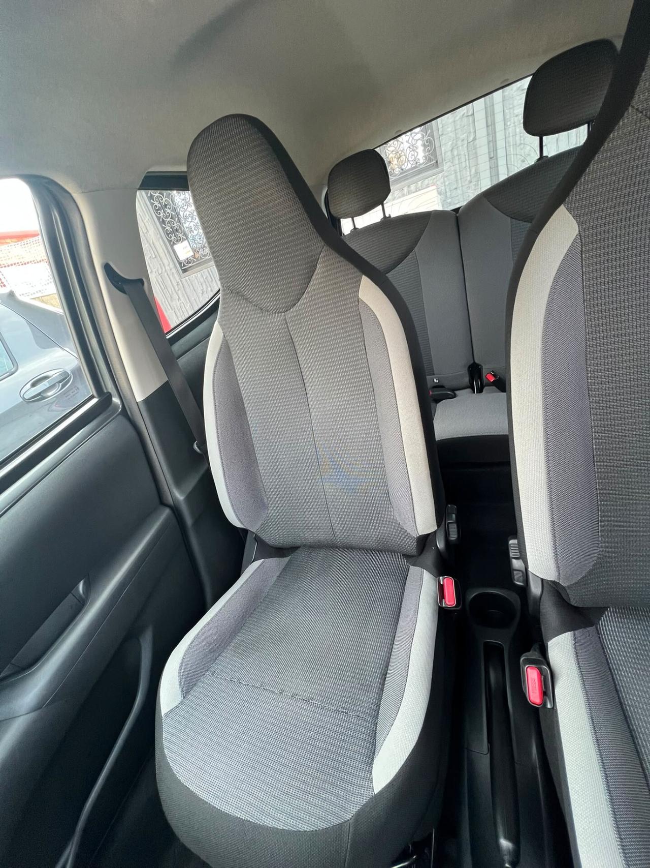 Toyota Aygo Connect 1.0 VVT-i 72 CV 5 porte x-play