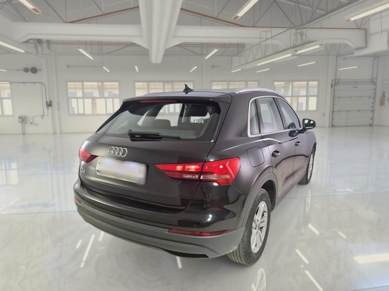 AUDI Q3 35 TDI S tronic Business