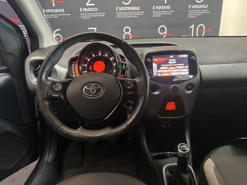 Toyota Aygo Connect 1.0 VVT-i 72 CV 5 porte x-play