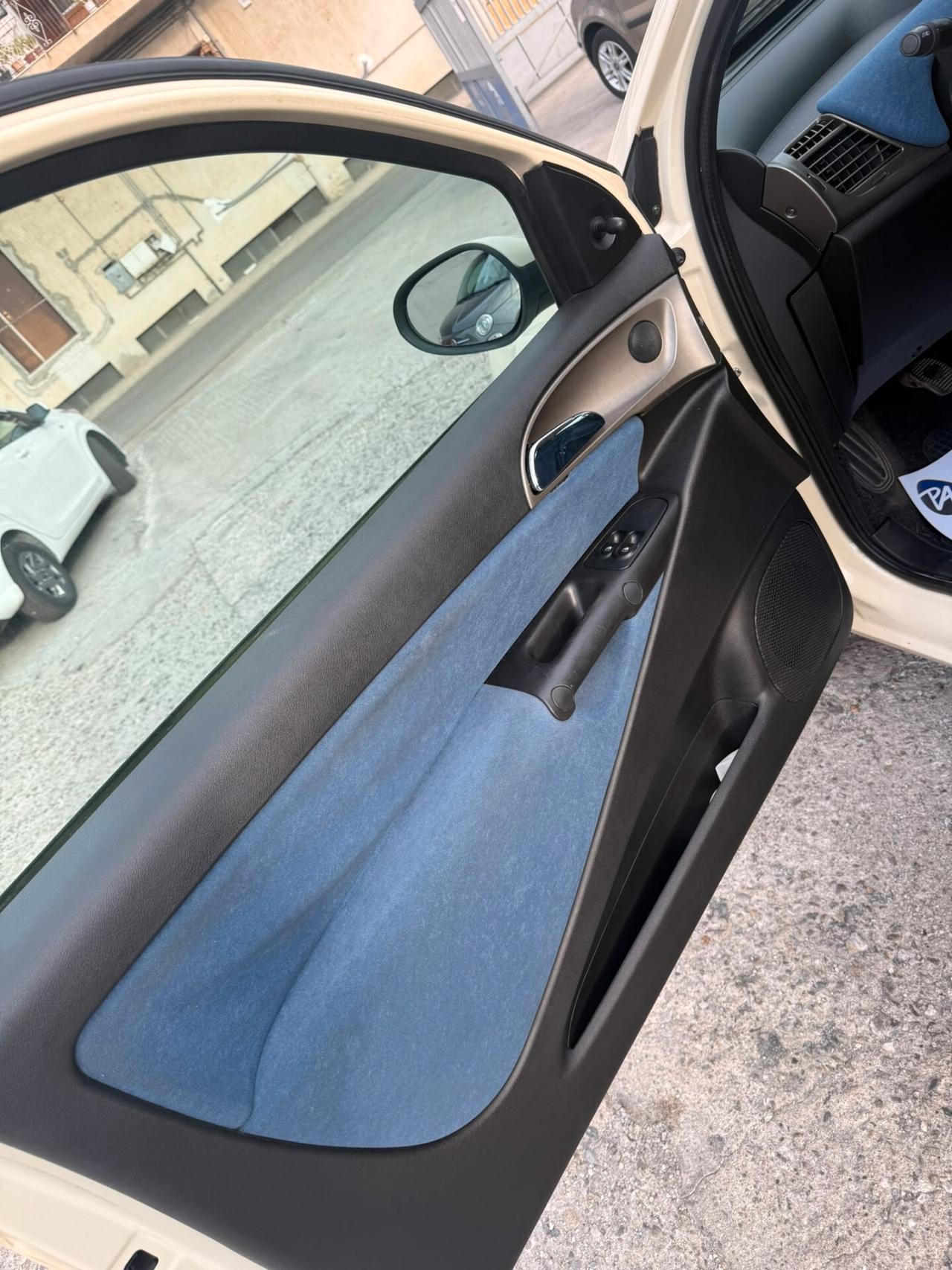 Lancia Ypsilon 1.3 Multijet 16V Argento