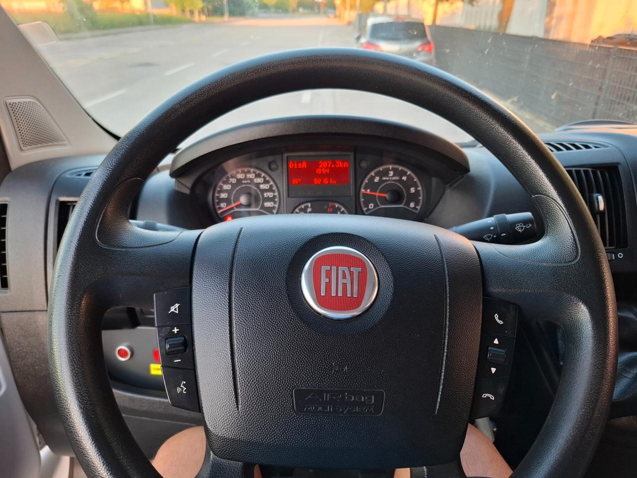 Fiat Ducato 2.3 cassonato con Doppia cabina 7 posti allestito con Gru Fassi