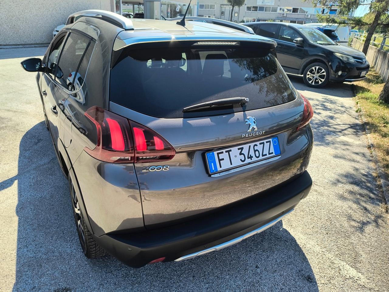 Peugeot 2008 BlueHDi 100 S&S Allure