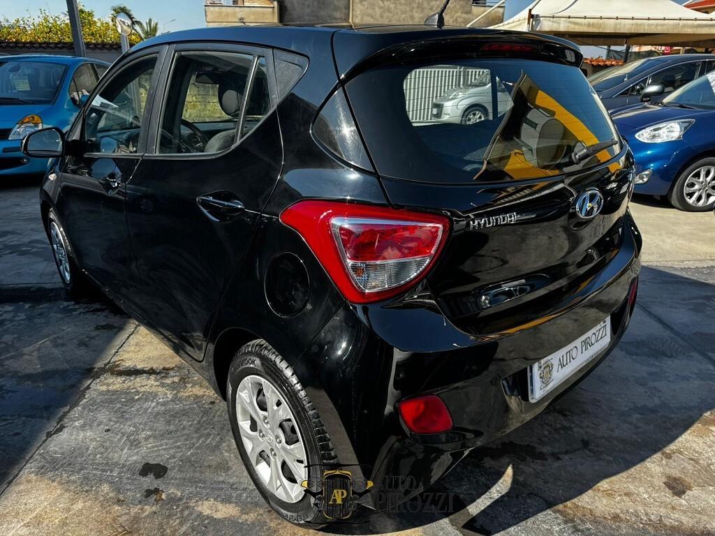 Hyiundai i10 LOGIN1.0 B/GPL del 2016 con 108000KM