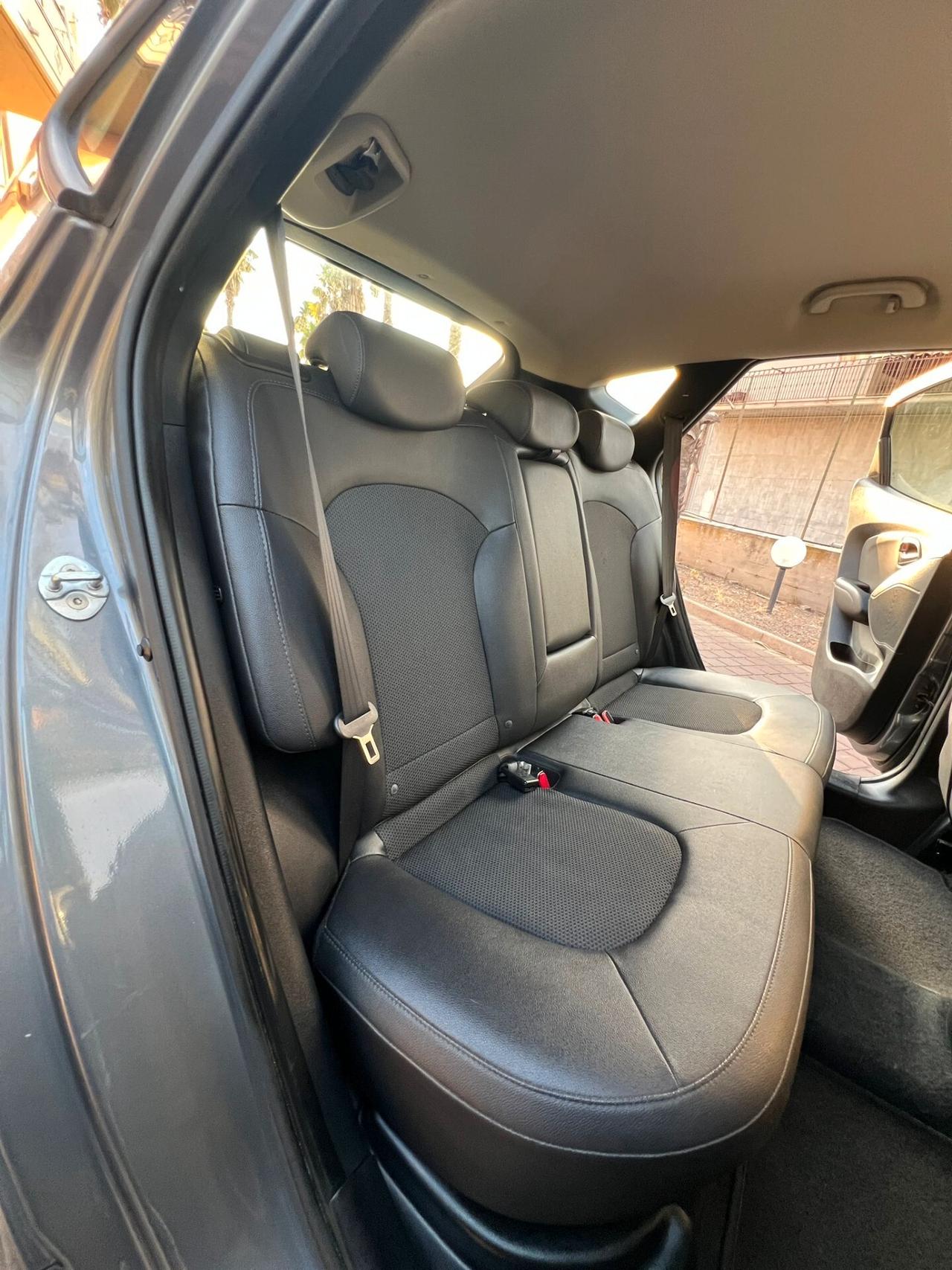 Hyundai iX35 1.7 CRDi 2WD Xpossible