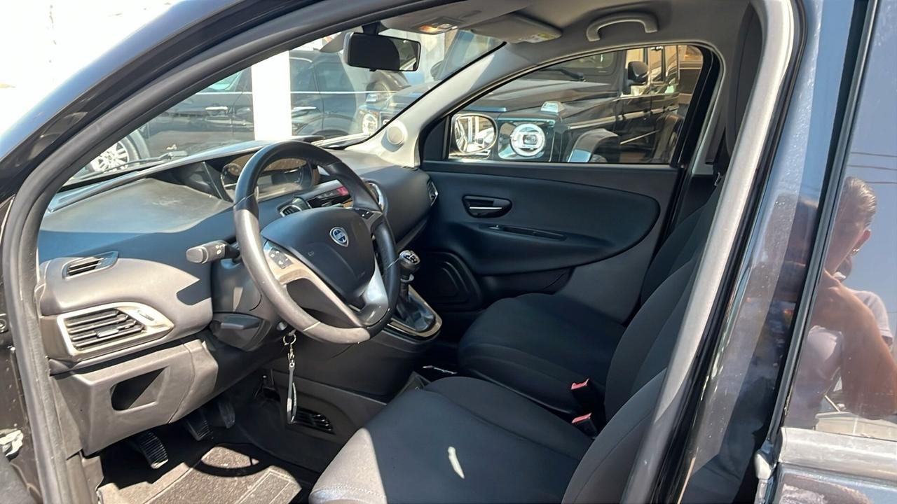 Lancia Ypsilon 1.2 69 CV 5 porte Gold