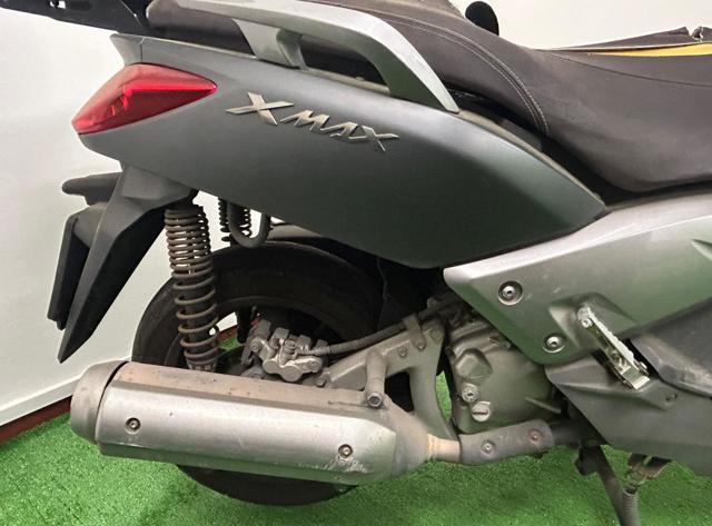 YAMAHA X-Max 250 R