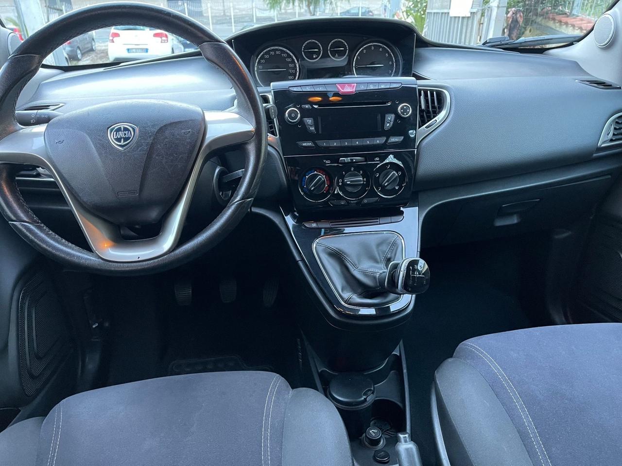 Lancia Ypsilon 1.2 69 CV 5 porte -12 MESI GARANZIA